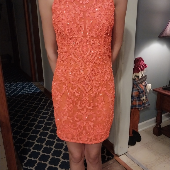 SHERRI HILL HOMECOMING DRESS - Picture 4 of 5